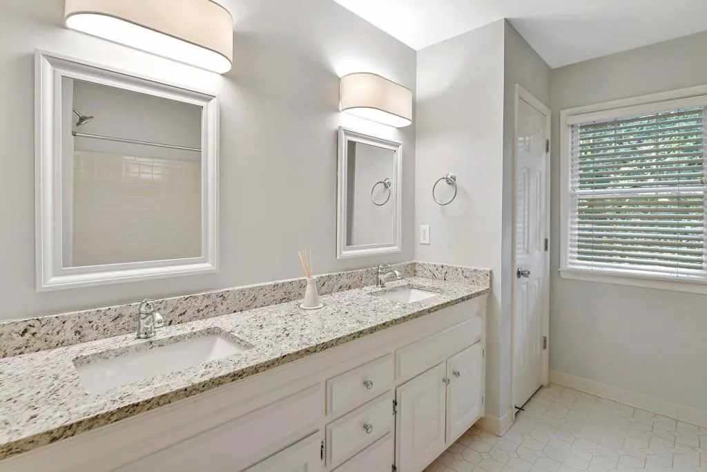 135 Treadwick Drive, Sandy Springs, Georgia 30350, 5 Bedrooms Bedrooms, ,5 BathroomsBathrooms,Residential,Sold,135 Treadwick Drive,6917828