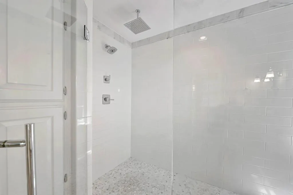 135 Treadwick Drive, Sandy Springs, Georgia 30350, 5 Bedrooms Bedrooms, ,5 BathroomsBathrooms,Residential,Sold,135 Treadwick Drive,6917828