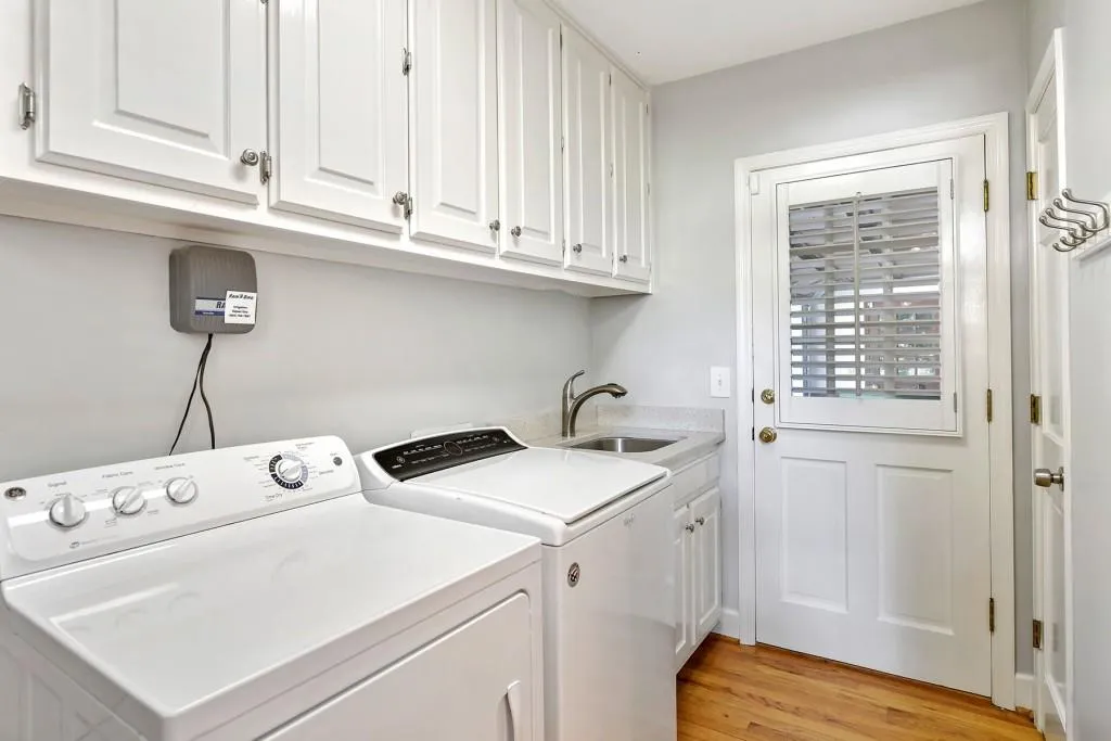 135 Treadwick Drive, Sandy Springs, Georgia 30350, 5 Bedrooms Bedrooms, ,5 BathroomsBathrooms,Residential,Sold,135 Treadwick Drive,6917828