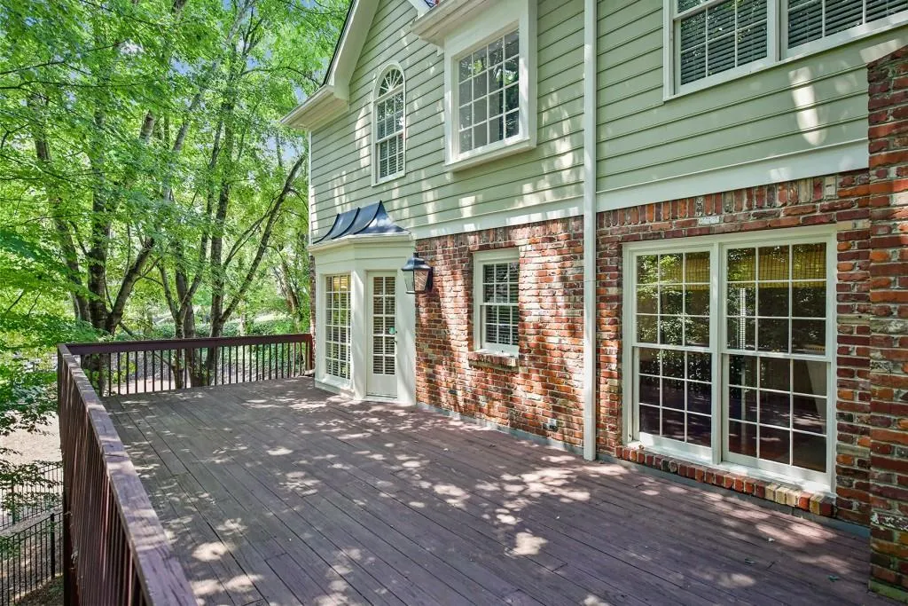 135 Treadwick Drive, Sandy Springs, Georgia 30350, 5 Bedrooms Bedrooms, ,5 BathroomsBathrooms,Residential,Sold,135 Treadwick Drive,6917828