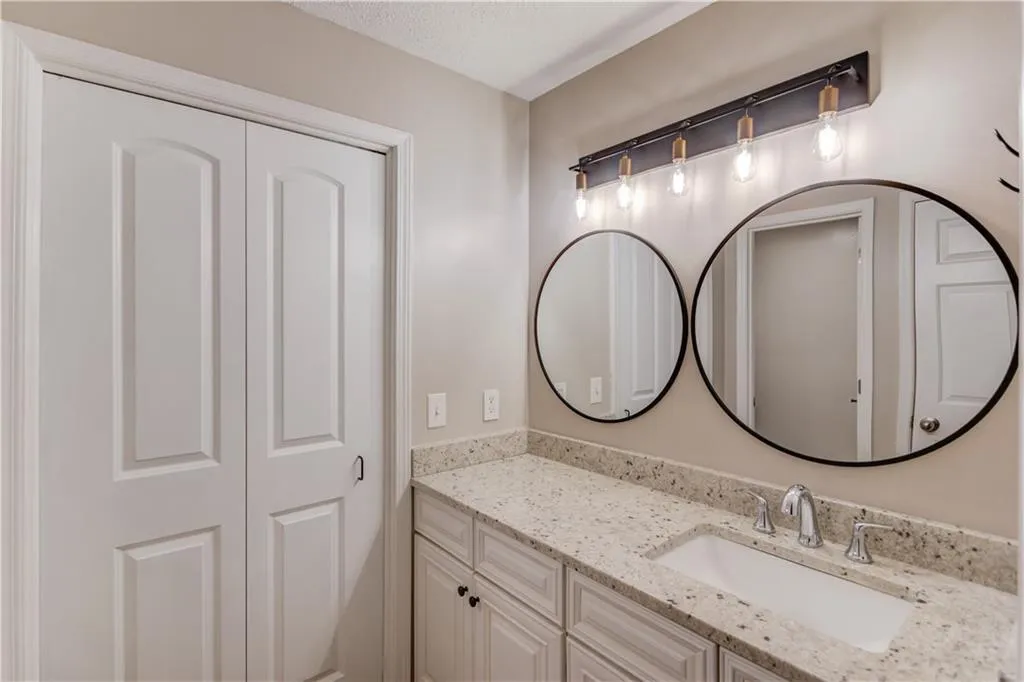 1000 Camden Court, Atlanta, Georgia 30327, 2 Bedrooms Bedrooms, ,2 BathroomsBathrooms,Residential,Sold,1000 Camden Court,6926377