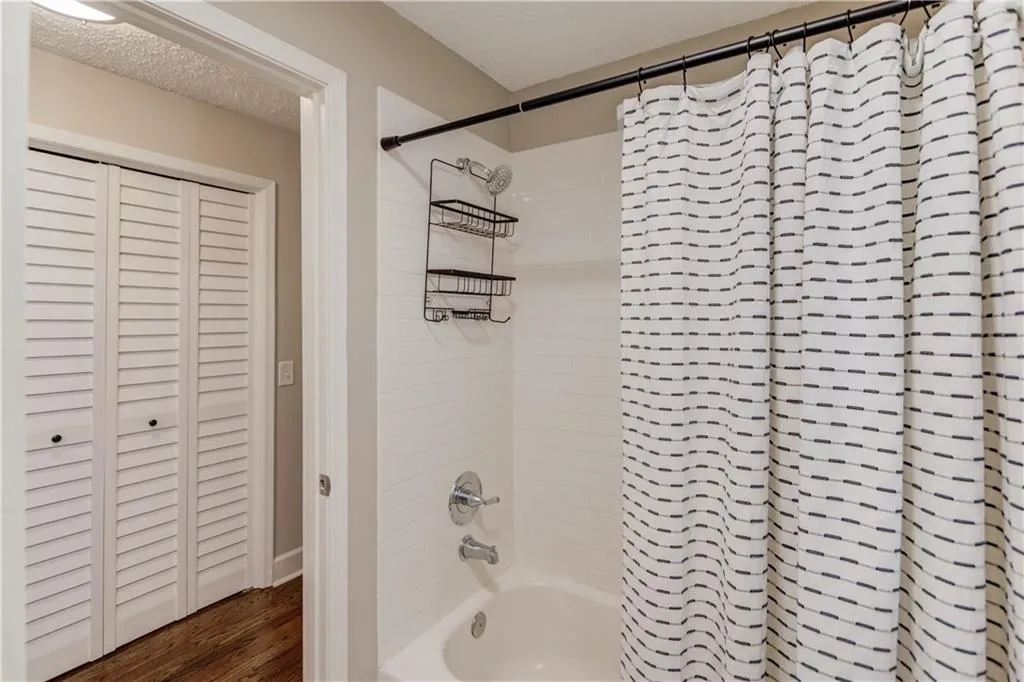 1000 Camden Court, Atlanta, Georgia 30327, 2 Bedrooms Bedrooms, ,2 BathroomsBathrooms,Residential,Sold,1000 Camden Court,6926377