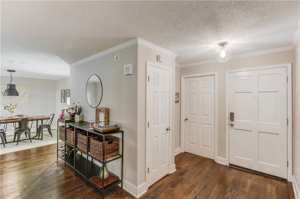 1000 Camden Court, Atlanta, Georgia 30327, 2 Bedrooms Bedrooms, ,2 BathroomsBathrooms,Residential,Sold,1000 Camden Court,6926377