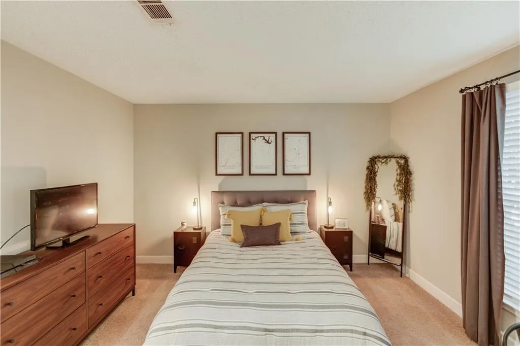 1000 Camden Court, Atlanta, Georgia 30327, 2 Bedrooms Bedrooms, ,2 BathroomsBathrooms,Residential,Sold,1000 Camden Court,6926377