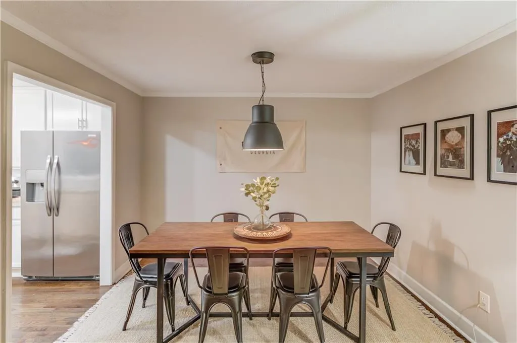 1000 Camden Court, Atlanta, Georgia 30327, 2 Bedrooms Bedrooms, ,2 BathroomsBathrooms,Residential,Sold,1000 Camden Court,6926377