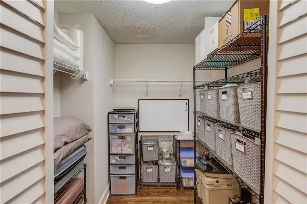 1000 Camden Court, Atlanta, Georgia 30327, 2 Bedrooms Bedrooms, ,2 BathroomsBathrooms,Residential,Sold,1000 Camden Court,6926377