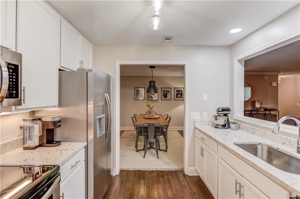 1000 Camden Court, Atlanta, Georgia 30327, 2 Bedrooms Bedrooms, ,2 BathroomsBathrooms,Residential,Sold,1000 Camden Court,6926377