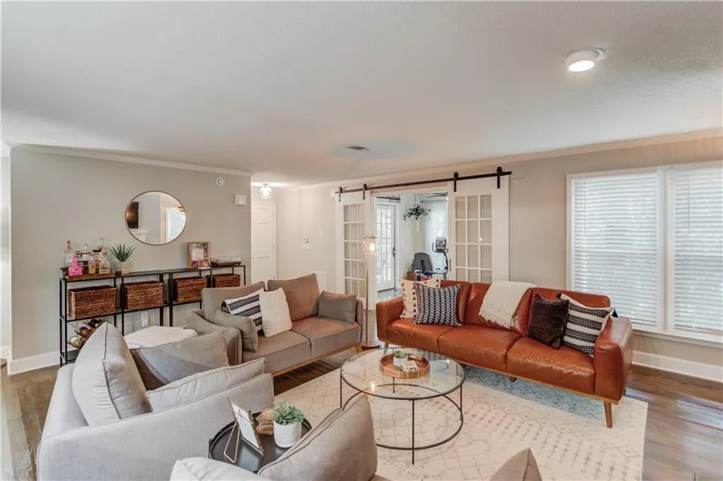 1000 Camden Court, Atlanta, Georgia 30327, 2 Bedrooms Bedrooms, ,2 BathroomsBathrooms,Residential,Sold,1000 Camden Court,6926377