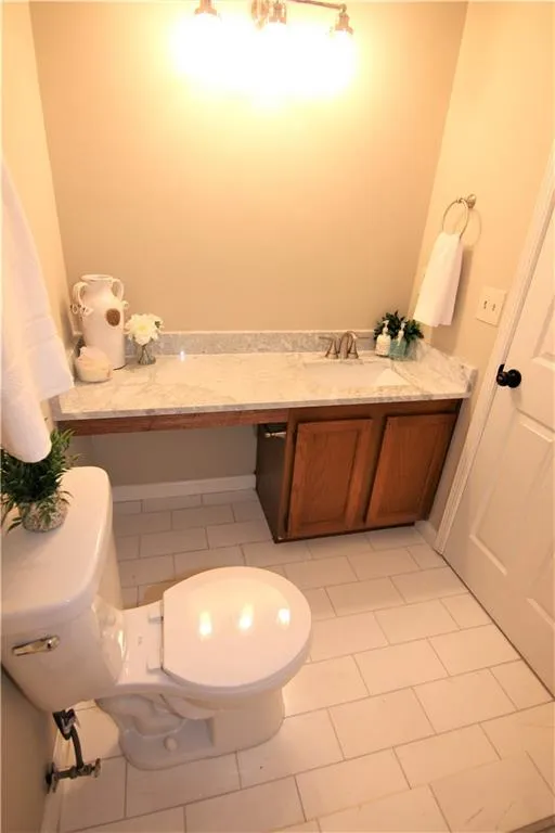 610 Barrington Hills Drive Unit 610, Atlanta, Georgia 30350, 2 Bedrooms Bedrooms, ,2 BathroomsBathrooms,Residential,Sold,610 Barrington Hills Drive Unit 610,5919387