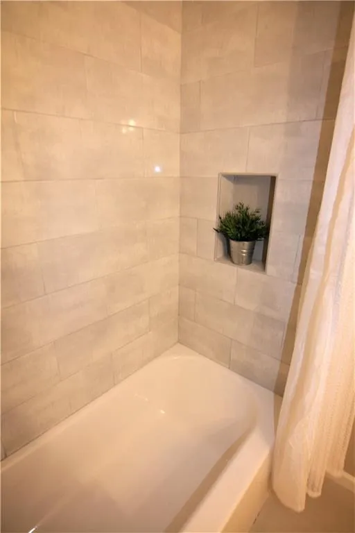 610 Barrington Hills Drive Unit 610, Atlanta, Georgia 30350, 2 Bedrooms Bedrooms, ,2 BathroomsBathrooms,Residential,Sold,610 Barrington Hills Drive Unit 610,5919387