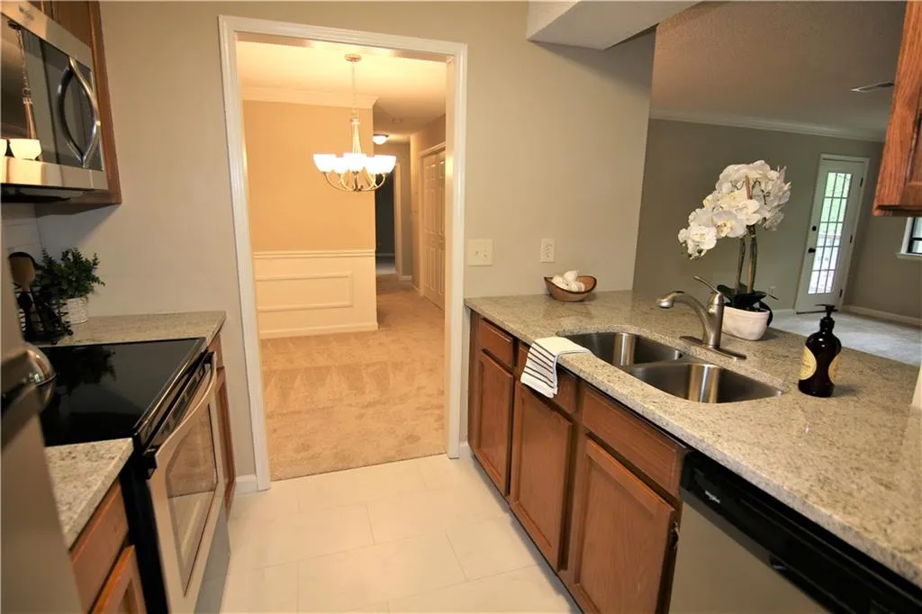 610 Barrington Hills Drive Unit 610, Atlanta, Georgia 30350, 2 Bedrooms Bedrooms, ,2 BathroomsBathrooms,Residential,Sold,610 Barrington Hills Drive Unit 610,5919387