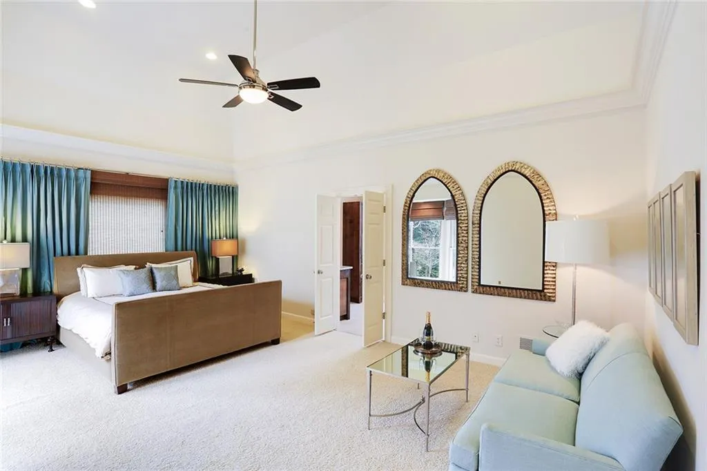 8185 Grogans Ferry Road, Sandy Springs, Georgia 30350, 4 Bedrooms Bedrooms, ,3 BathroomsBathrooms,Residential,Sold,8185 Grogans Ferry Road,5813270