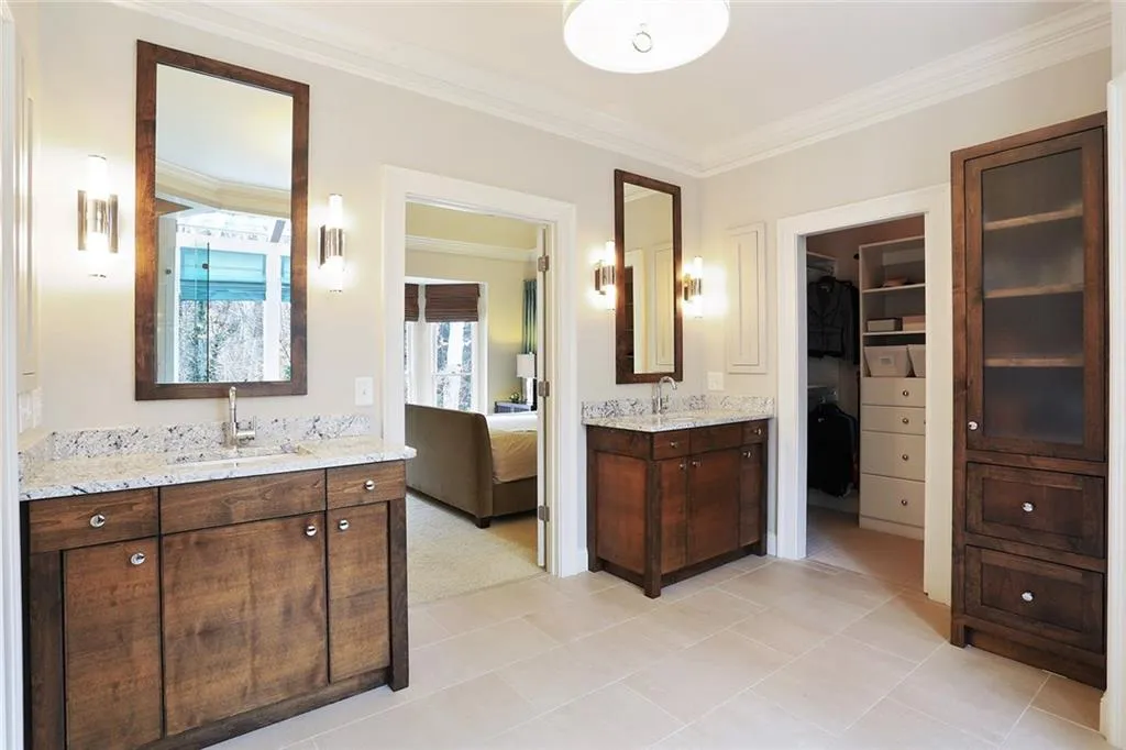 8185 Grogans Ferry Road, Sandy Springs, Georgia 30350, 4 Bedrooms Bedrooms, ,3 BathroomsBathrooms,Residential,Sold,8185 Grogans Ferry Road,5813270