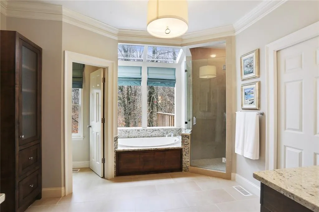 8185 Grogans Ferry Road, Sandy Springs, Georgia 30350, 4 Bedrooms Bedrooms, ,3 BathroomsBathrooms,Residential,Sold,8185 Grogans Ferry Road,5813270