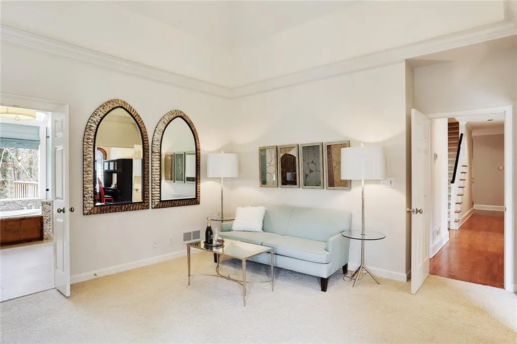 8185 Grogans Ferry Road, Sandy Springs, Georgia 30350, 4 Bedrooms Bedrooms, ,3 BathroomsBathrooms,Residential,Sold,8185 Grogans Ferry Road,5813270