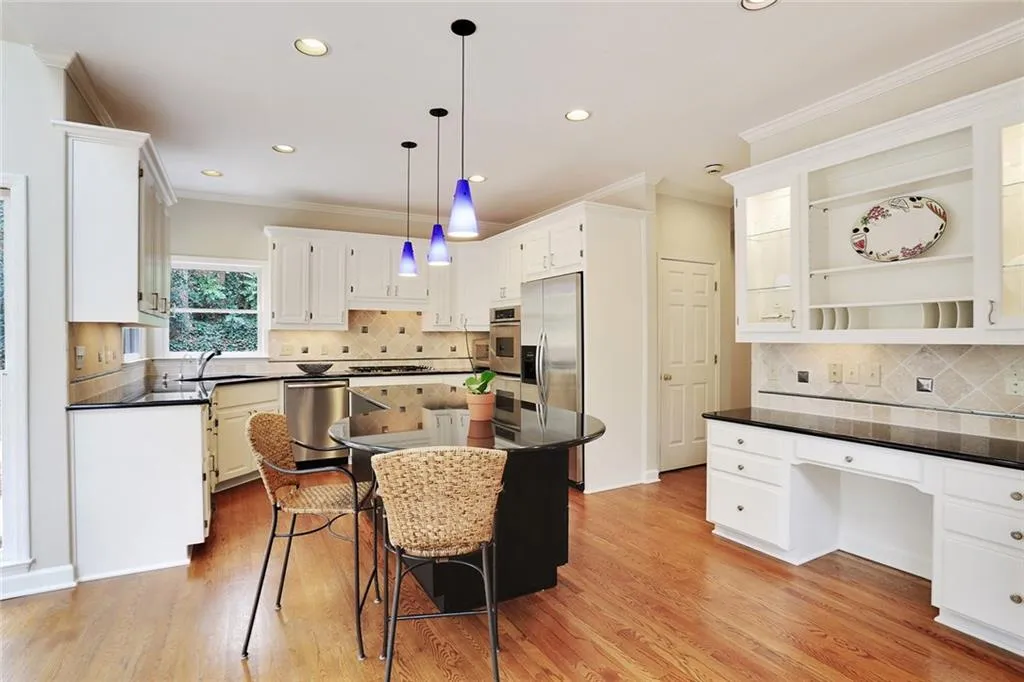 8185 Grogans Ferry Road, Sandy Springs, Georgia 30350, 4 Bedrooms Bedrooms, ,3 BathroomsBathrooms,Residential,Sold,8185 Grogans Ferry Road,5813270