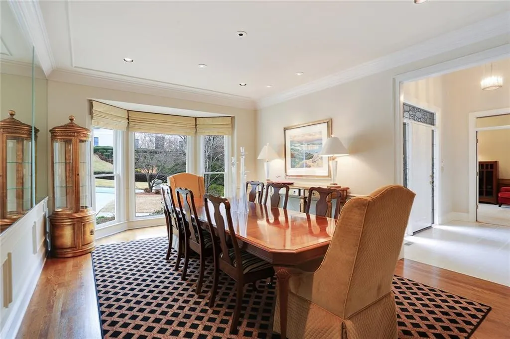 8185 Grogans Ferry Road, Sandy Springs, Georgia 30350, 4 Bedrooms Bedrooms, ,3 BathroomsBathrooms,Residential,Sold,8185 Grogans Ferry Road,5813270