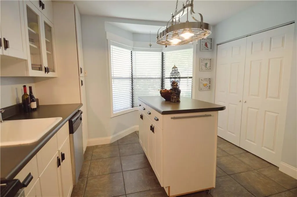 1705 Huntingdon Chase, Sandy Springs, Georgia 30350, 2 Bedrooms Bedrooms, ,2 BathroomsBathrooms,Residential,Sold,1705 Huntingdon Chase,5750349