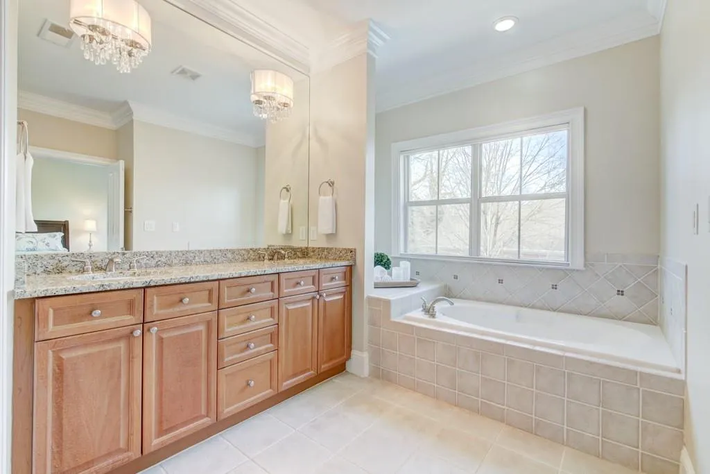 5434 Glenridge View, Atlanta, Georgia 30342, 3 Bedrooms Bedrooms, ,3 BathroomsBathrooms,Residential,Sold,5434 Glenridge View,6522056