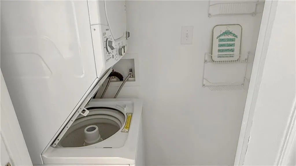 475 Mount Vernon Highway Ne Unit 212b, Atlanta, Georgia 30328, 1 Bedroom Bedrooms, ,1 BathroomBathrooms,Residential,For Sale,475 Mount Vernon Highway Ne Unit 212b,7732829