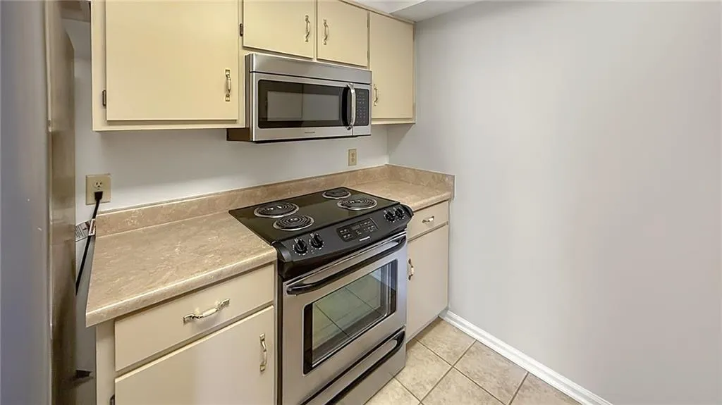 475 Mount Vernon Highway Ne Unit 212b, Atlanta, Georgia 30328, 1 Bedroom Bedrooms, ,1 BathroomBathrooms,Residential,For Sale,475 Mount Vernon Highway Ne Unit 212b,7732829
