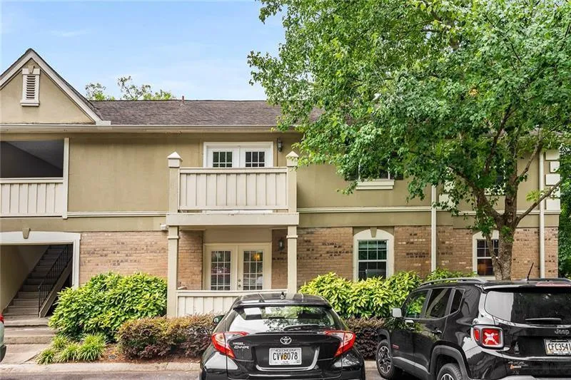 6900 Roswell Road Unit Q26, Atlanta, Georgia 30328, 2 Bedrooms Bedrooms, ,2 BathroomsBathrooms,Residential,For Sale,6900 Roswell Road Unit Q26,7616569