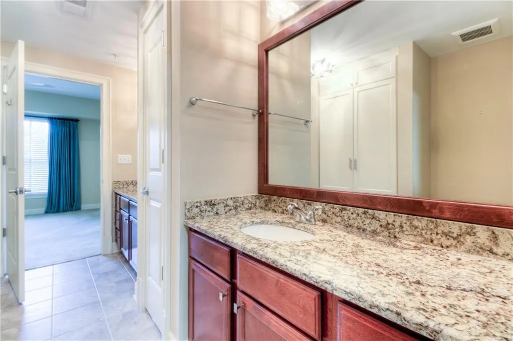 200 River Vista Drive Unit 333, Atlanta, Georgia 30339, 2 Bedrooms Bedrooms, ,2 BathroomsBathrooms,Residential,Sold,200 River Vista Drive Unit 333,5913876
