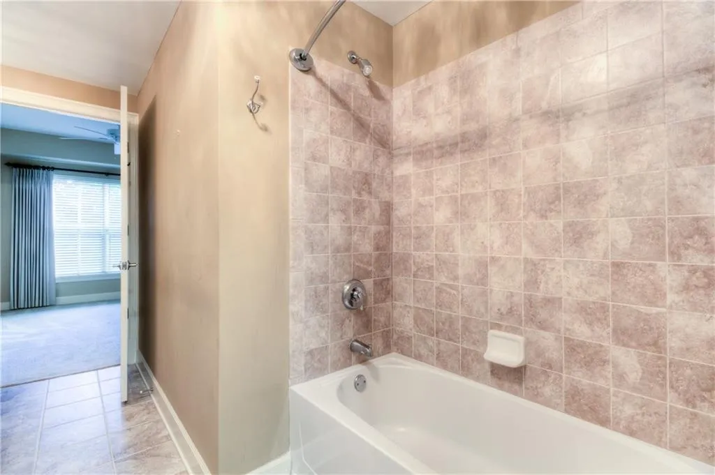 200 River Vista Drive Unit 333, Atlanta, Georgia 30339, 2 Bedrooms Bedrooms, ,2 BathroomsBathrooms,Residential,Sold,200 River Vista Drive Unit 333,5913876