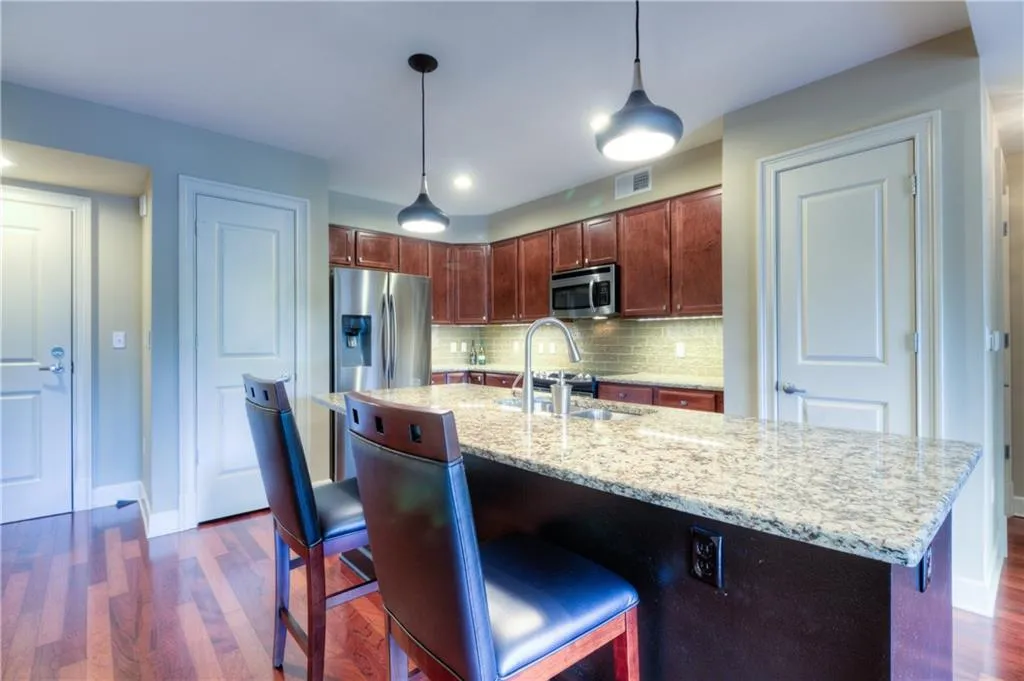 200 River Vista Drive Unit 333, Atlanta, Georgia 30339, 2 Bedrooms Bedrooms, ,2 BathroomsBathrooms,Residential,Sold,200 River Vista Drive Unit 333,5913876