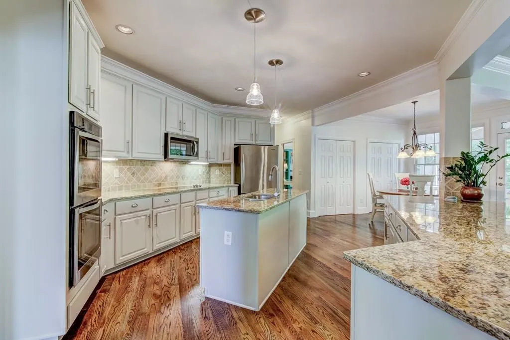 750 Spalding Heights Drive, Sandy Springs, Georgia 30350, 4 Bedrooms Bedrooms, ,3 BathroomsBathrooms,Residential,Sold,750 Spalding Heights Drive,6006416