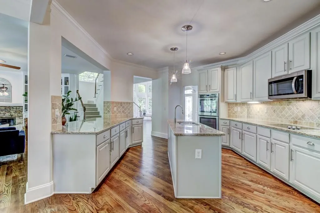 750 Spalding Heights Drive, Sandy Springs, Georgia 30350, 4 Bedrooms Bedrooms, ,3 BathroomsBathrooms,Residential,Sold,750 Spalding Heights Drive,6006416