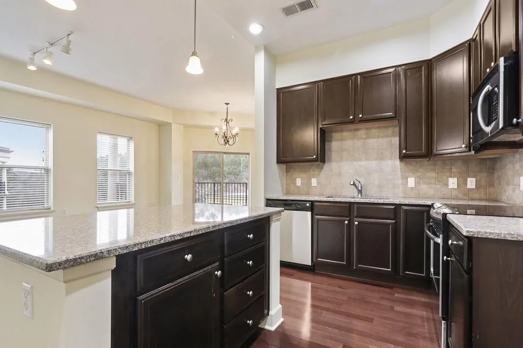 200 River Vista Drive Unit 714, Atlanta, Georgia 30339, 2 Bedrooms Bedrooms, ,2 BathroomsBathrooms,Residential,Sold,200 River Vista Drive Unit 714,6825716