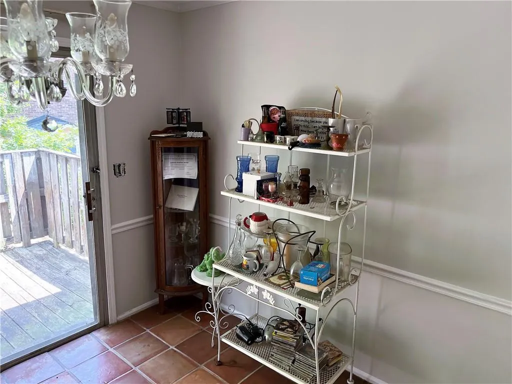 5558 Kingsport Drive Unit 26, Atlanta, Georgia 30342, 3 Bedrooms Bedrooms, ,2 BathroomsBathrooms,Residential,Sold,5558 Kingsport Drive Unit 26,7043121