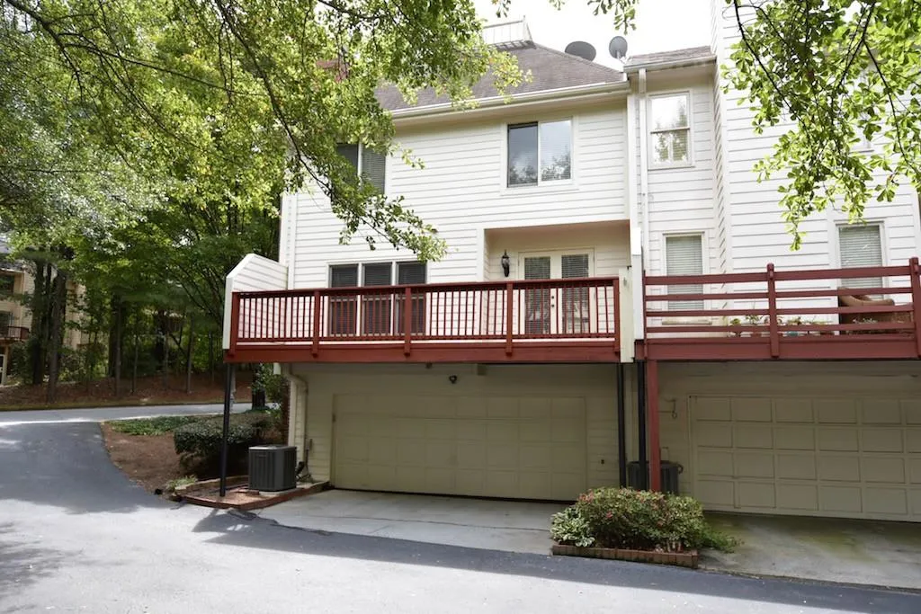 38 Huntington Place Drive, Sandy Springs, Georgia 30350, 3 Bedrooms Bedrooms, ,2 BathroomsBathrooms,Residential,Sold,38 Huntington Place Drive,5593500