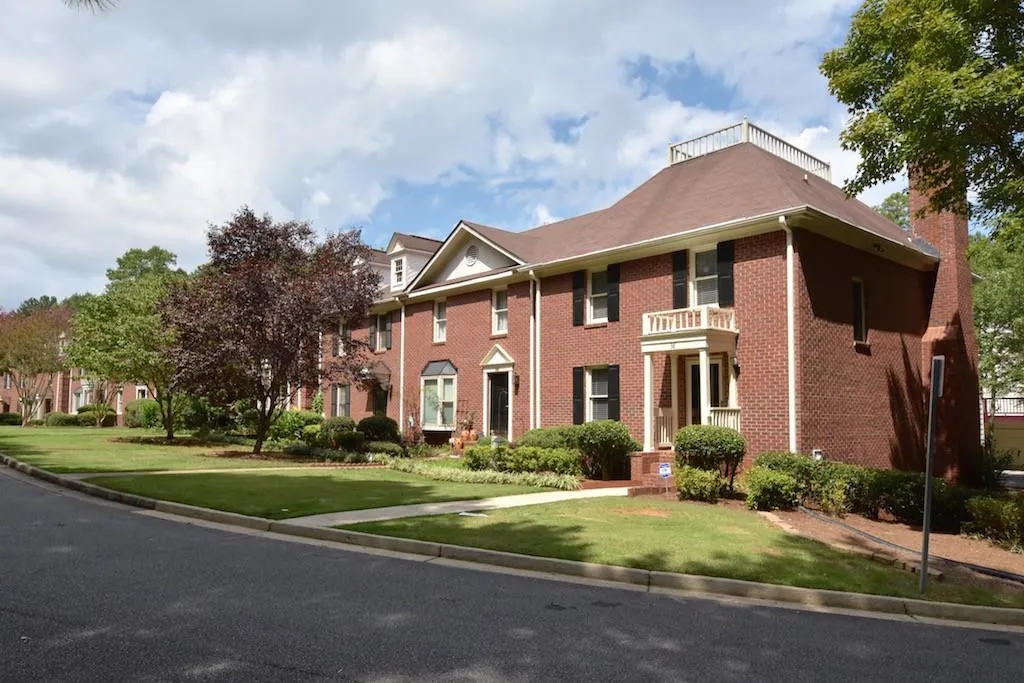 38 Huntington Place Drive, Sandy Springs, Georgia 30350, 3 Bedrooms Bedrooms, ,2 BathroomsBathrooms,Residential,Sold,38 Huntington Place Drive,5593500