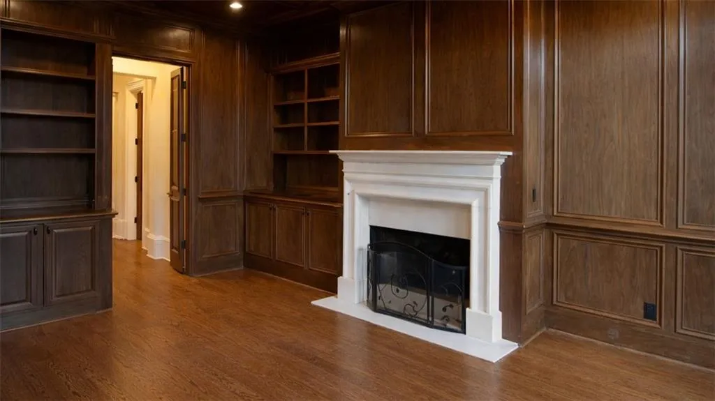 453 Londonberry Road, Atlanta, Georgia 30327, 7 Bedrooms Bedrooms, ,8 BathroomsBathrooms,Residential,For Sale,453 Londonberry Road,7715180