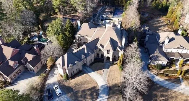 453 Londonberry Road, Atlanta, Georgia 30327, 7 Bedrooms Bedrooms, ,8 BathroomsBathrooms,Residential,For Sale,453 Londonberry Road,7715180