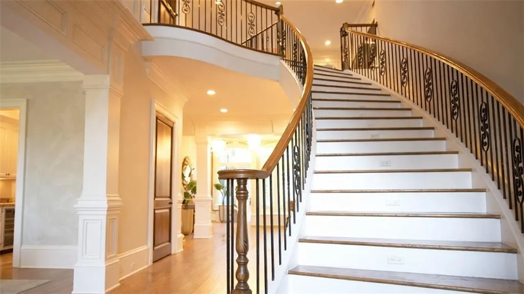 453 Londonberry Road, Atlanta, Georgia 30327, 7 Bedrooms Bedrooms, ,8 BathroomsBathrooms,Residential,For Sale,453 Londonberry Road,7715180