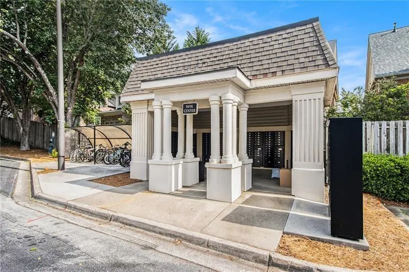 2657 Lenox Road Ne Unit C38, Atlanta, Georgia 30324, 1 Bedroom Bedrooms, ,1 BathroomBathrooms,Residential,For Sale,2657 Lenox Road Ne Unit C38,7629342