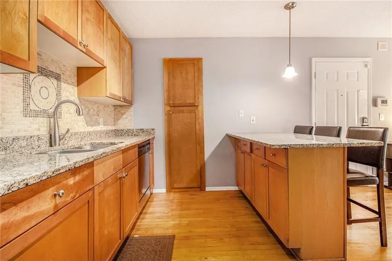 2657 Lenox Road Ne Unit C38, Atlanta, Georgia 30324, 1 Bedroom Bedrooms, ,1 BathroomBathrooms,Residential,For Sale,2657 Lenox Road Ne Unit C38,7629342