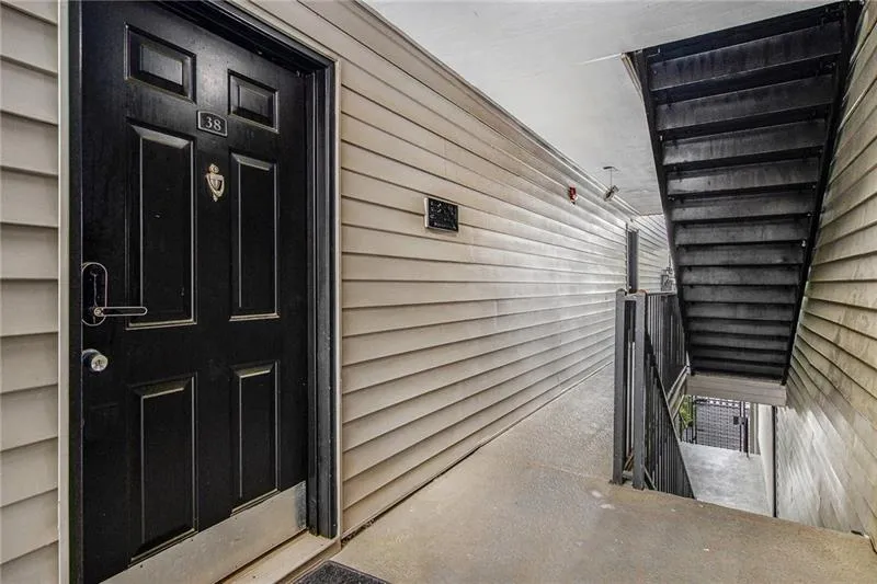 2657 Lenox Road Ne Unit C38, Atlanta, Georgia 30324, 1 Bedroom Bedrooms, ,1 BathroomBathrooms,Residential,For Sale,2657 Lenox Road Ne Unit C38,7629342