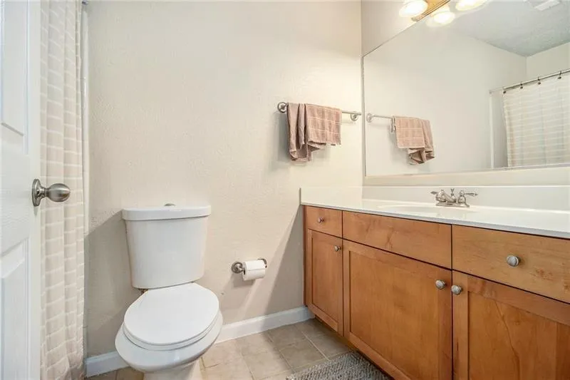 2657 Lenox Road Ne Unit C38, Atlanta, Georgia 30324, 1 Bedroom Bedrooms, ,1 BathroomBathrooms,Residential,For Sale,2657 Lenox Road Ne Unit C38,7629342