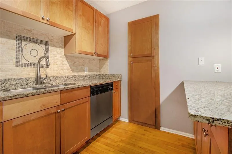 2657 Lenox Road Ne Unit C38, Atlanta, Georgia 30324, 1 Bedroom Bedrooms, ,1 BathroomBathrooms,Residential,For Sale,2657 Lenox Road Ne Unit C38,7629342