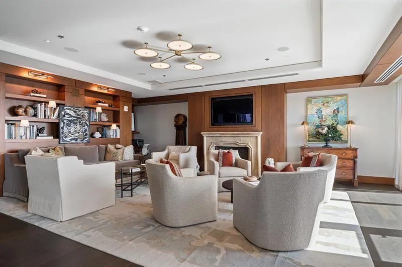 3630 Peachtree Road Ne Unit 1909, Atlanta, Georgia 30326, 1 Bedroom Bedrooms, ,1 BathroomBathrooms,Residential,For Sale,3630 Peachtree Road Ne Unit 1909,7675496