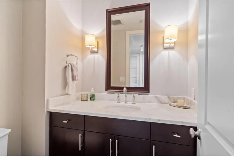 3630 Peachtree Road Ne Unit 1909, Atlanta, Georgia 30326, 1 Bedroom Bedrooms, ,1 BathroomBathrooms,Residential,For Sale,3630 Peachtree Road Ne Unit 1909,7675496