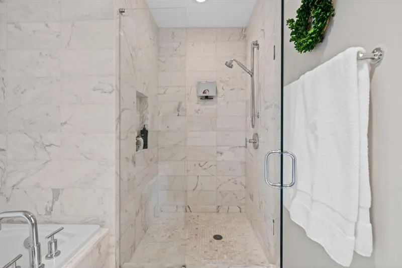 3630 Peachtree Road Ne Unit 1909, Atlanta, Georgia 30326, 1 Bedroom Bedrooms, ,1 BathroomBathrooms,Residential,For Sale,3630 Peachtree Road Ne Unit 1909,7675496