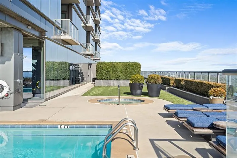 3630 Peachtree Road Ne Unit 1909, Atlanta, Georgia 30326, 1 Bedroom Bedrooms, ,1 BathroomBathrooms,Residential,For Sale,3630 Peachtree Road Ne Unit 1909,7675496