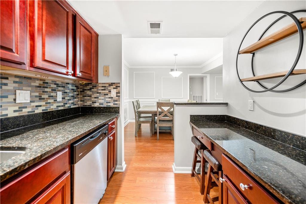 6900 Roswell Road Unit Q#16, Atlanta, Georgia 30328, 2 Bedrooms Bedrooms, ,2 BathroomsBathrooms,Residential,Sold,6900 Roswell Road Unit Q#16,7301345