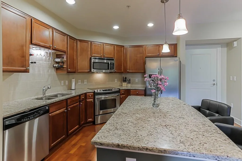 200 River Vista Drive Unit 510, Atlanta, Georgia 30339, 2 Bedrooms Bedrooms, ,2 BathroomsBathrooms,Residential,Sold,200 River Vista Drive Unit 510,5905241