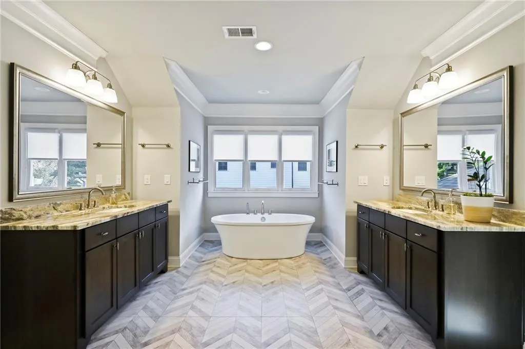 751 Spalding Drive, Atlanta, Georgia 30328, 4 Bedrooms Bedrooms, ,4 BathroomsBathrooms,Residential,Sold,751 Spalding Drive,7188861